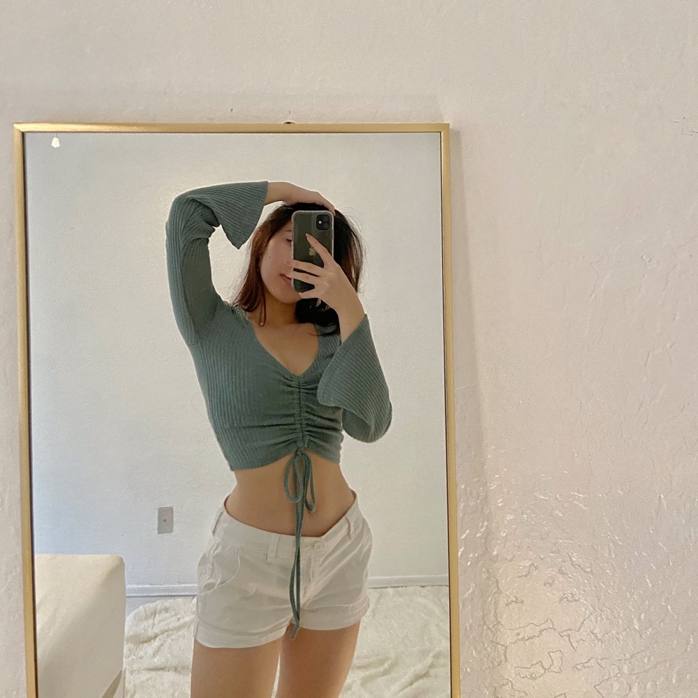 Tiffany Ruched Crop Top - Picture 2 of 4